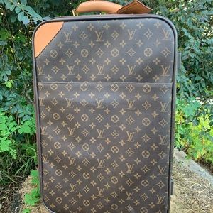 Louis vuitton travel bag